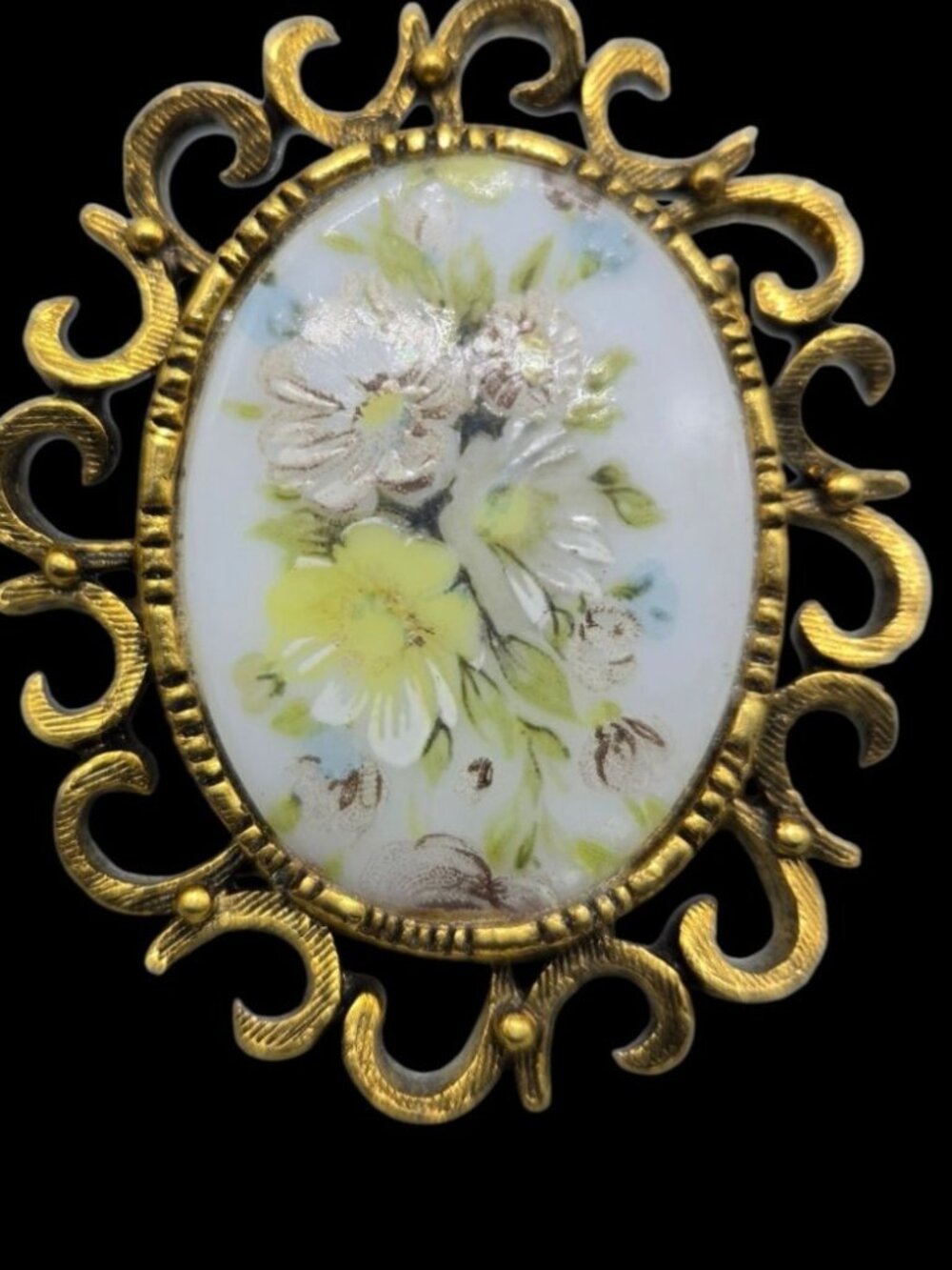 VTG Floral Porcelain Cameo Brooch Pendant Brooch Gold Tone Openwork Filigree - Picture 1 of 8